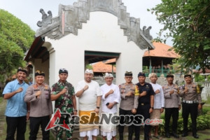 Momentum Hari Raya Galungan 2025, Kapolres Karangasem Laksanakan Silaturahmi dengan Tokoh Puri Agung Karangasem