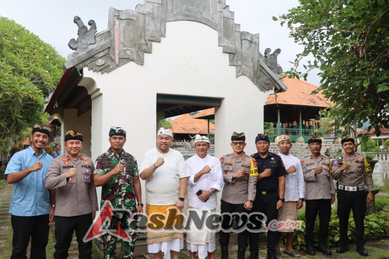 Momentum Hari Raya Galungan 2025, Kapolres Karangasem Laksanakan Silaturahmi dengan Tokoh Puri Agung Karangasem