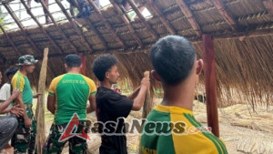 Sinergi Satgas Pamtas dan Warga Kobalima Timur Wujudkan Rumah Adat Kolibein
