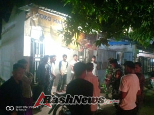 Patroli Siskamling di Rai Oi: Sinergi Babinsa, Aparat Desa dan Tokoh Masyarakat Jaga Keamanan