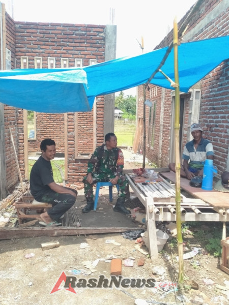 Babinsa Ingatkan Warga Rempe untuk Tingkatkan Kebersihan Saat Musim Hujan