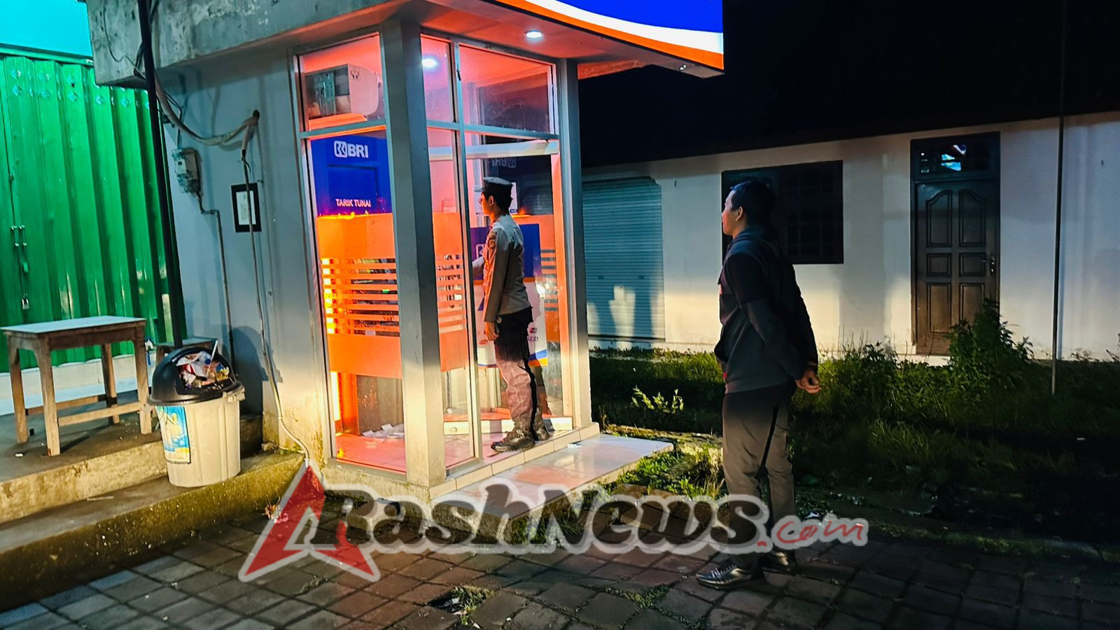 Polsek Selat Laksanakan Blue Light Patrol untuk Tingkatkan Keamanan Wilayah