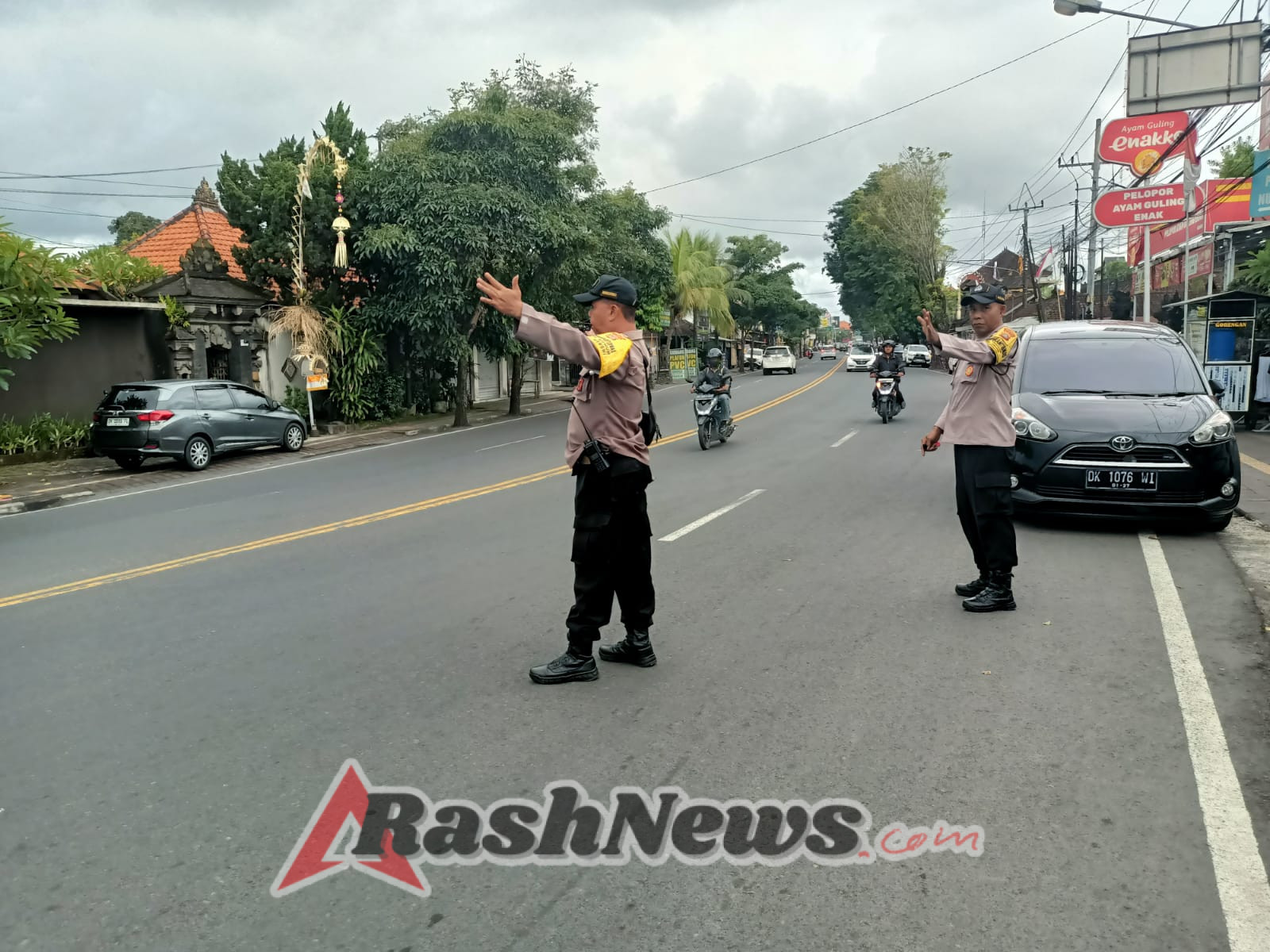 Tergelar Sepanjang Jalur Utama, Polsek Mengwi Lakukan Pengaturan Ciptakan Kamseltibcarlantas Yang Kondusif