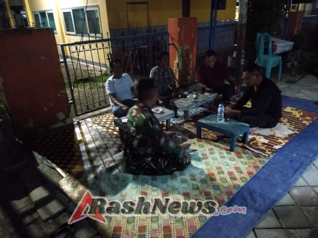 Patroli Malam Dipimpin Babinsa Piket, Koramil 1628-01/Taliwang Pastikan Situasi Tetap Kondusif