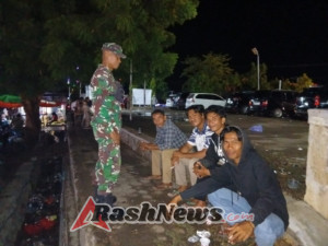 Sertu Firman Syarif Ingatkan Warga Desa Kole Hindari Narkoba dan Miras