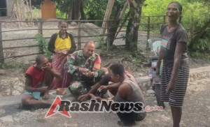 Wujudkan Desa Aman, Babinsa Bisel Laksanakan Komsos Bersama Warga Sekon