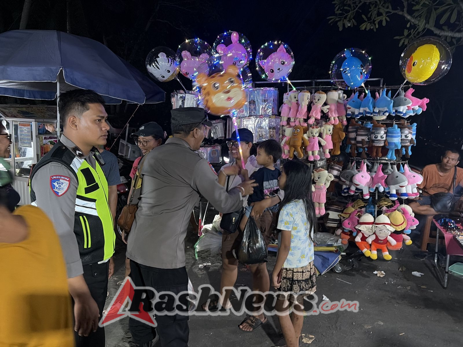 Polsek Selemadeg Amankan Joget Bumbung Umanis Galungan di Pantai Soka