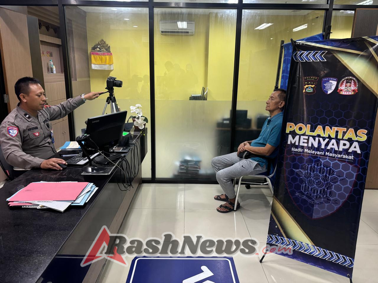 Satlantas Polres Badung Dekatkan Diri Dengan Masyarakat Lewat Program “Polantas Menyapa