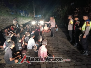 Gelar Patroli Bersama Linmas; Polsek Dentim Sentuh Langsung Warga Pendatang, Bangun Kesadaran Kamtibmas