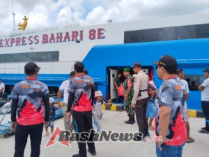 Pengamanan Wilayah Maritim, Babinsa Ba’a Monitor Kedatangan Express Bahari 8E