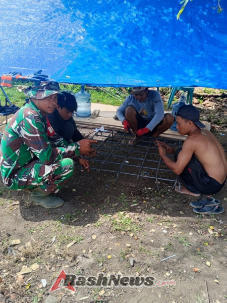 Tingkatkan Pemberdayaan Warga, Babinsa Belo Awasi Pembangunan Fasilitas Koperasi
