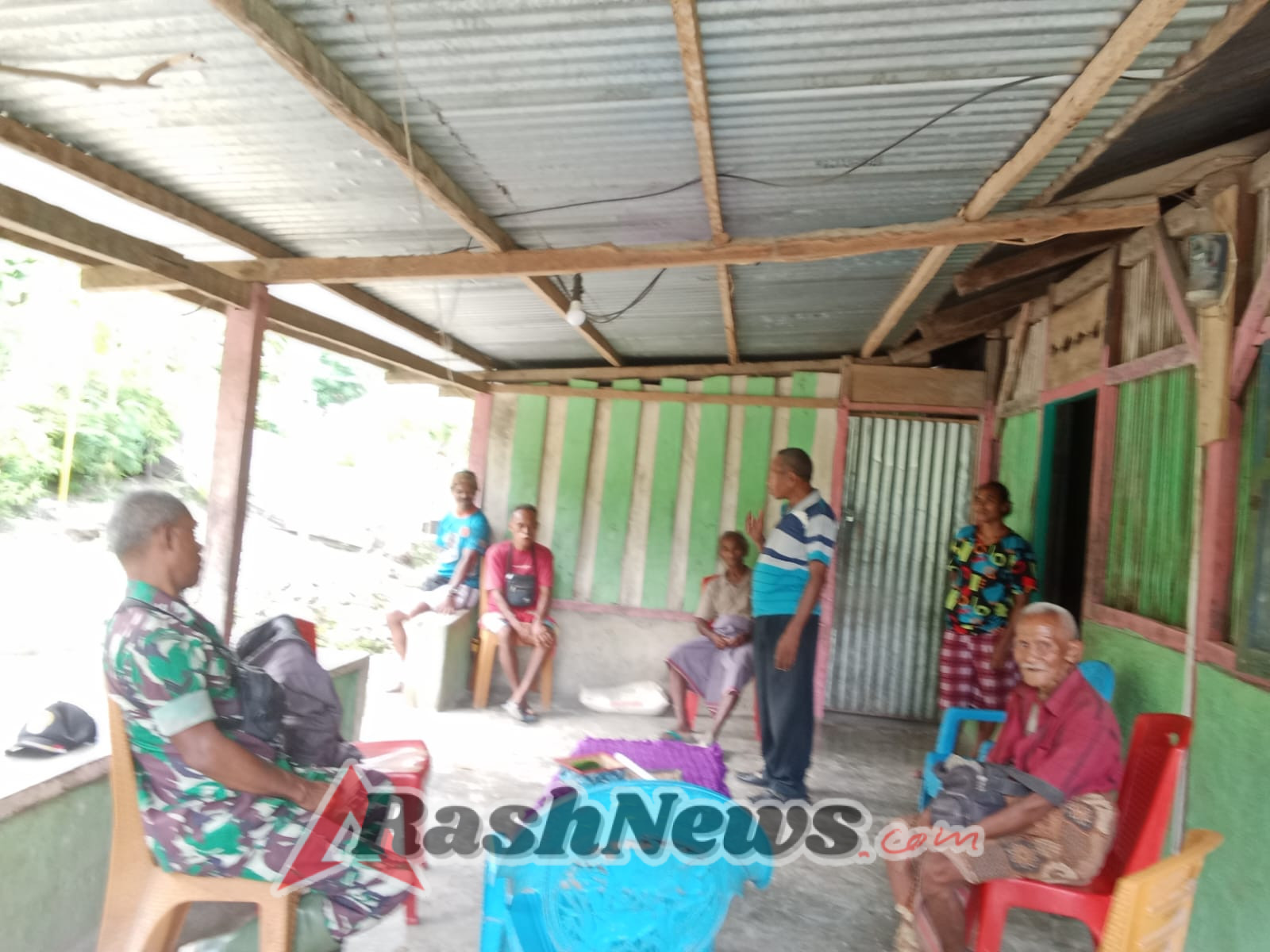 Cegah Penyakit dan Banjir, Babinsa Amanatun Utara Gencarkan Sosialisasi Kebersihan Lingkungan