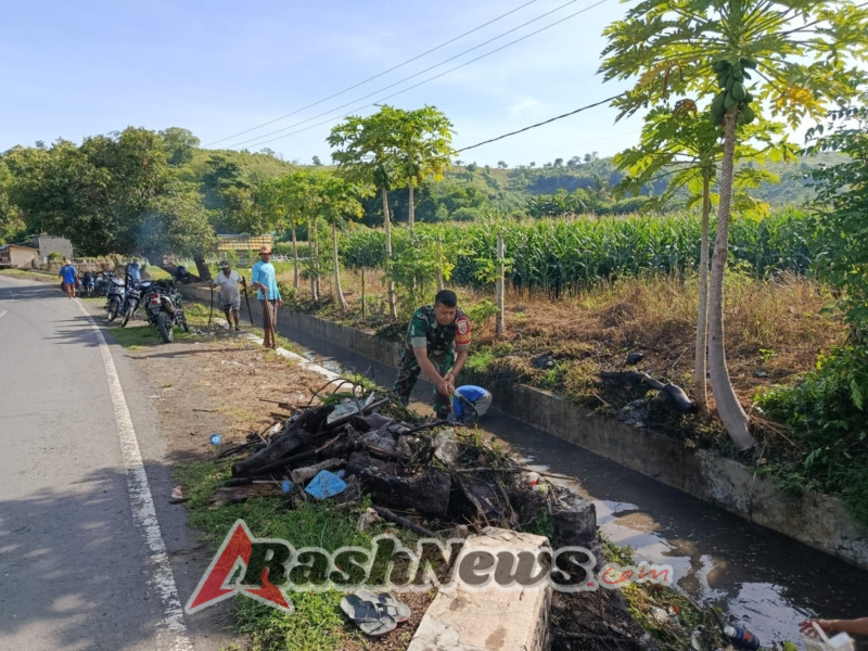 Gotong-Royong Irigasi di Malaju: Babinsa Koramil 1614-04/Kilo Dekatkan Diri dengan Warga