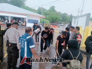 KMP Kalibodri Sandar dan Berlayar Kembali dengan Aman, Koramil 1627-02/PB Lakukan Pengamanan Penuh