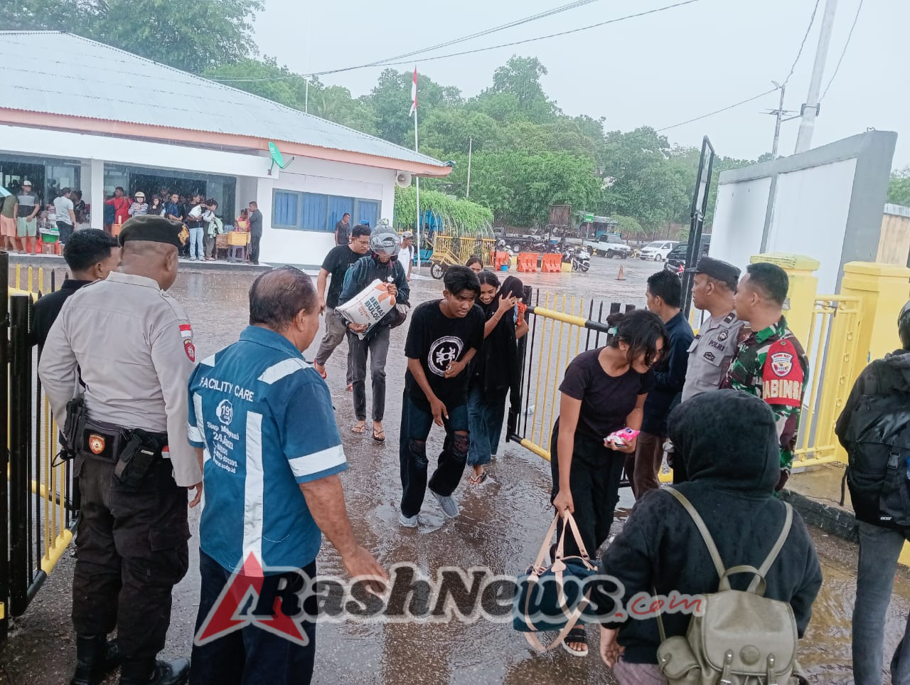 KMP Kalibodri Sandar dan Berlayar Kembali dengan Aman, Koramil 1627-02/PB Lakukan Pengamanan Penuh