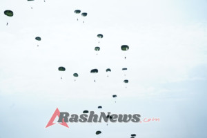 Bersama Tuhan Menyerbu Dari Langit: Ratusan Prajurit TNI Terjun di Morowali