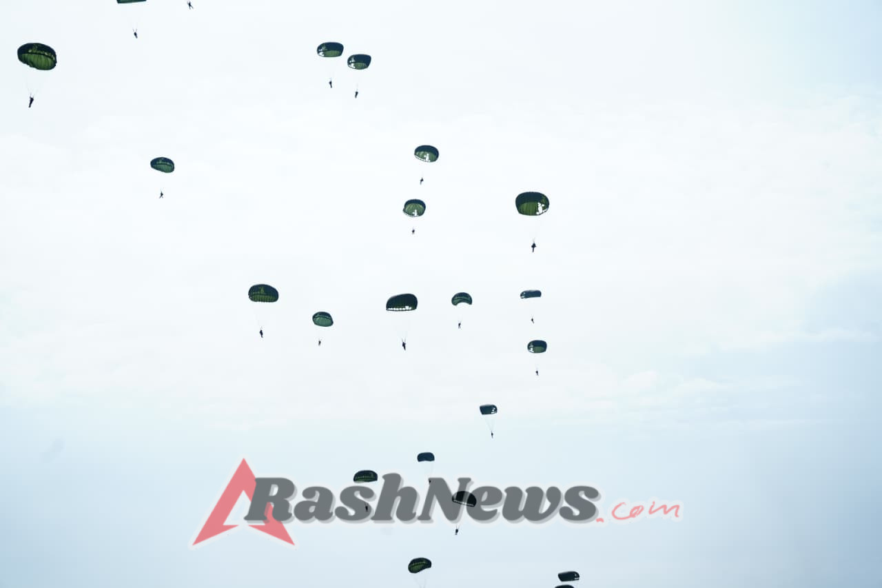 Bersama Tuhan Menyerbu Dari Langit: Ratusan Prajurit TNI Terjun di Morowali