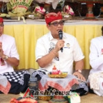 Perkuat Tradisi dan Spirit Yadnya, Bupati Tabanan Dampingi Upacara Pujawali Pratisentana Sri Nararya Kenceng