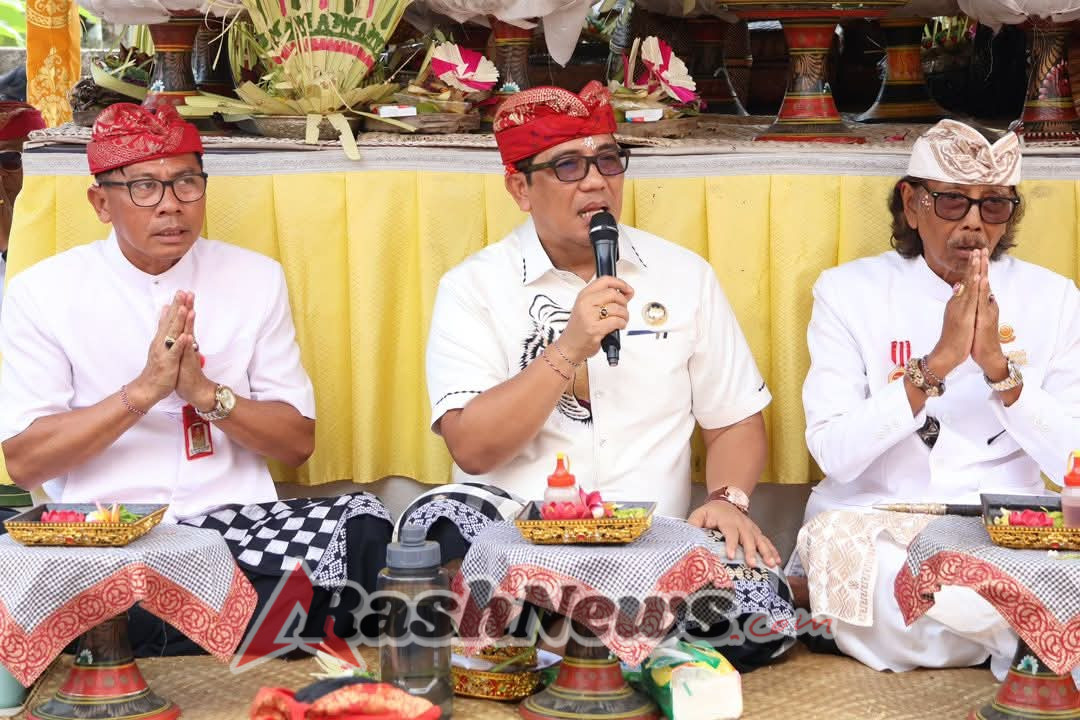 Perkuat Tradisi dan Spirit Yadnya, Bupati Tabanan Dampingi Upacara Pujawali Pratisentana Sri Nararya Kenceng