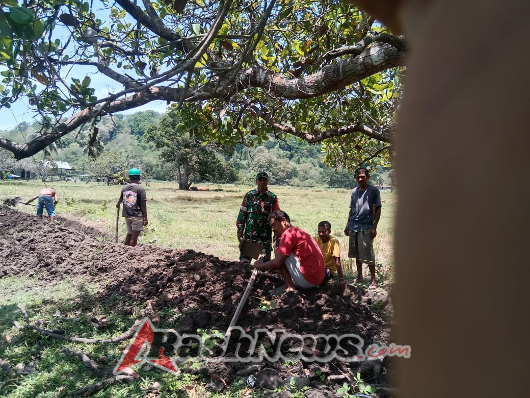 Kehadiran Babinsa di Desa Detukeli Perkuat Hubungan TNI-Rakyat dan Rasa Aman Masyarakat