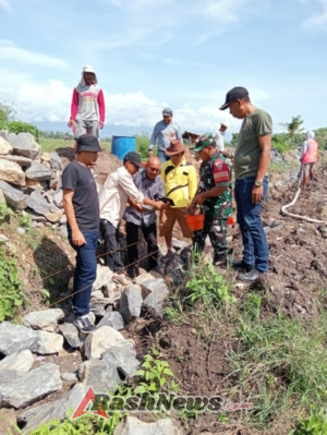 Peran Aktif Babinsa Desa Naru Dukung Pelaksanaan Proyek Irigasi P3A So La Lumba