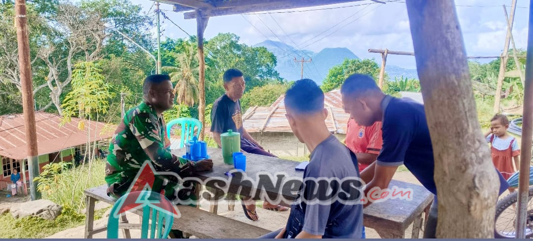 TNI Dekat dengan Warga, Babinsa Ende Dampingi Komsos dan Pamwil di Kampung Nualolo