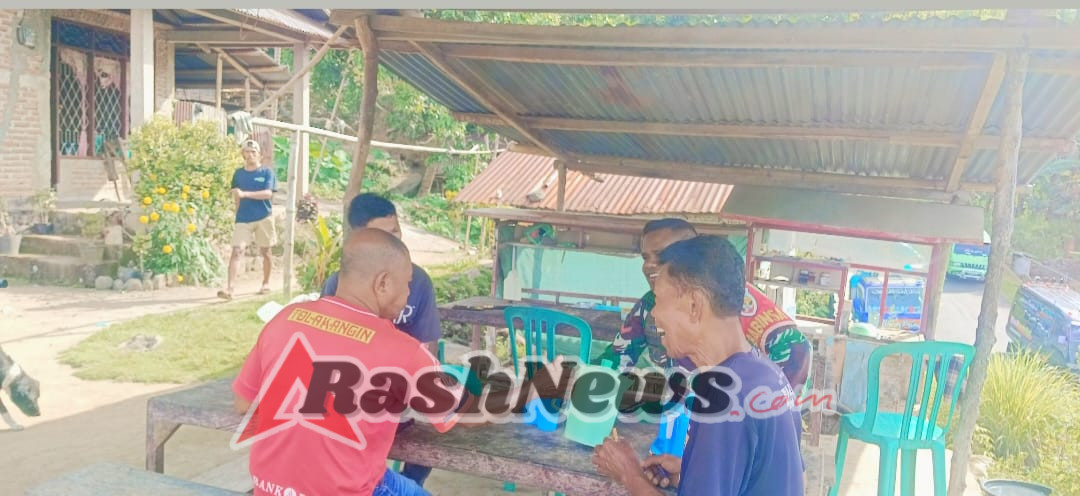 TNI Dekat dengan Warga, Babinsa Ende Dampingi Komsos dan Pamwil di Kampung Nualolo