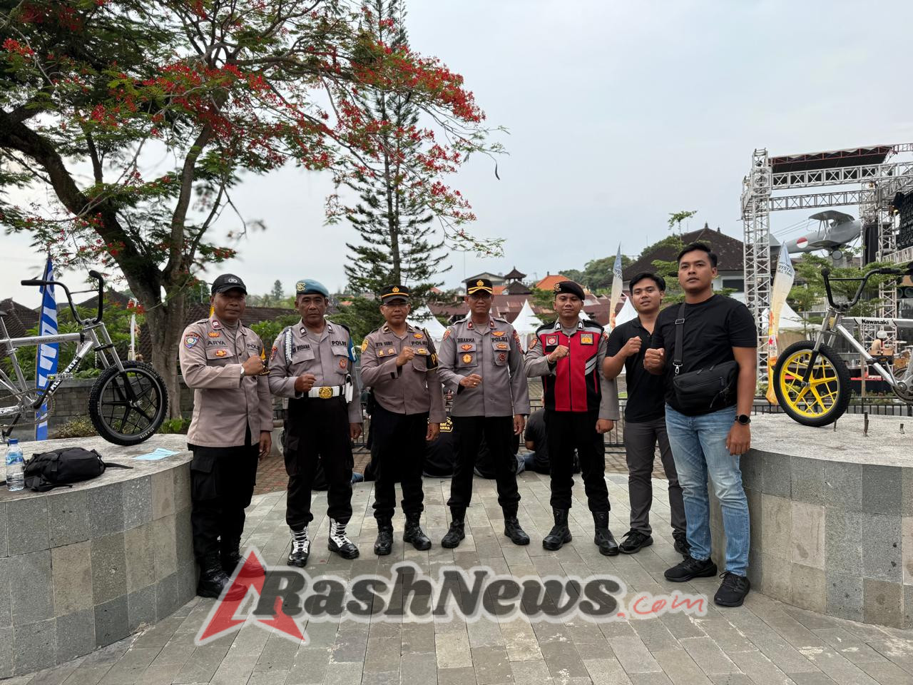 Ciptakan Situasi Kondusif, Kapolsek Tabanan Pimpin Pengamanan Family Gathering Komunitas Motor di Taman Perjuangan Singasana