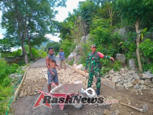 Babinsa Turun ke Desa Serandori, Warga Sambut Antusias Kegiatan Karya Bhakti