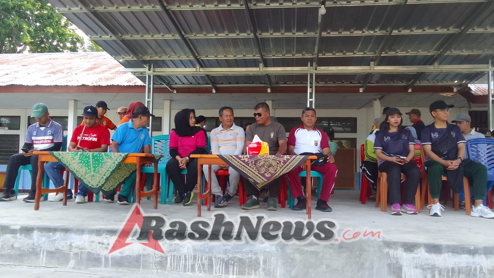 Koramil Reok Hadir Dukung Kegiatan Jalan Sehat PGRI, Guru: Ini Meningkatkan Semangat Kami