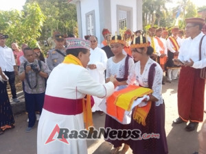 Penerimaan Sakramen Krisma di Paroki Ponggeok Berlangsung Meriah, Danramil 1612-05/Satar messe dan Uskup Ruteng Sampaikan Pesan Kebersamaan