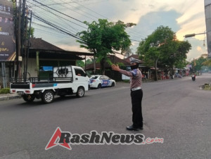 Sat Lantas Polres Karangasem Amankan Jalur Car Free Day di Jalan Veteran