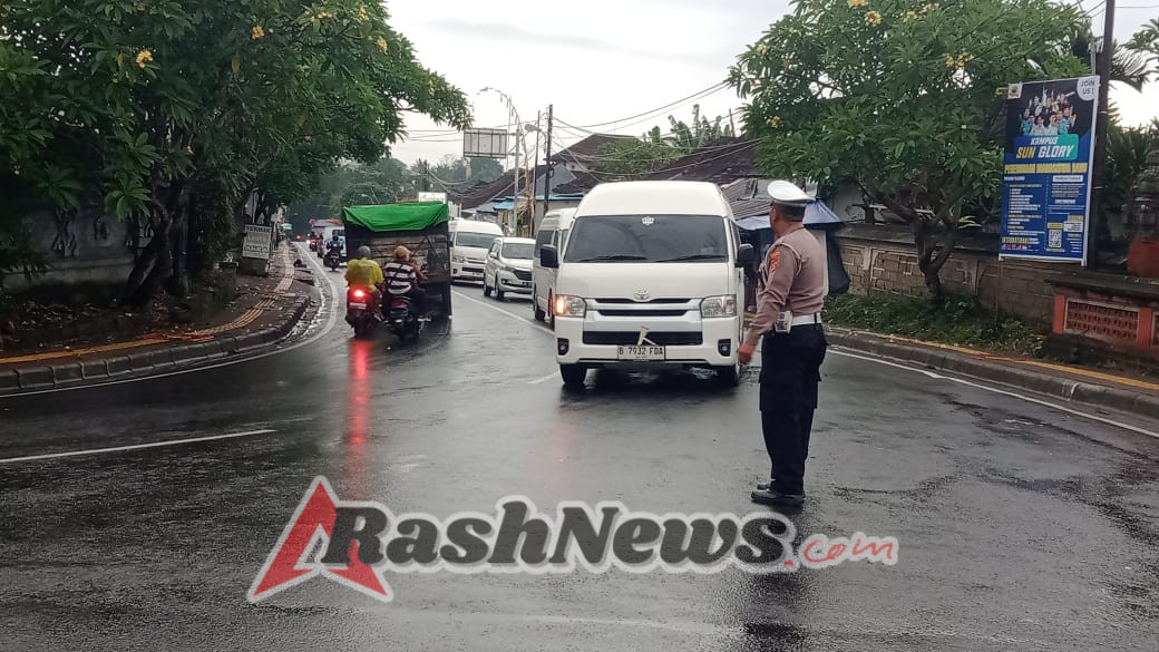 Akhir Pekan, Polsek Abiansemal Intensifkan Pengaturan Lalin Sore Untuk Antisipasi Kepadatan