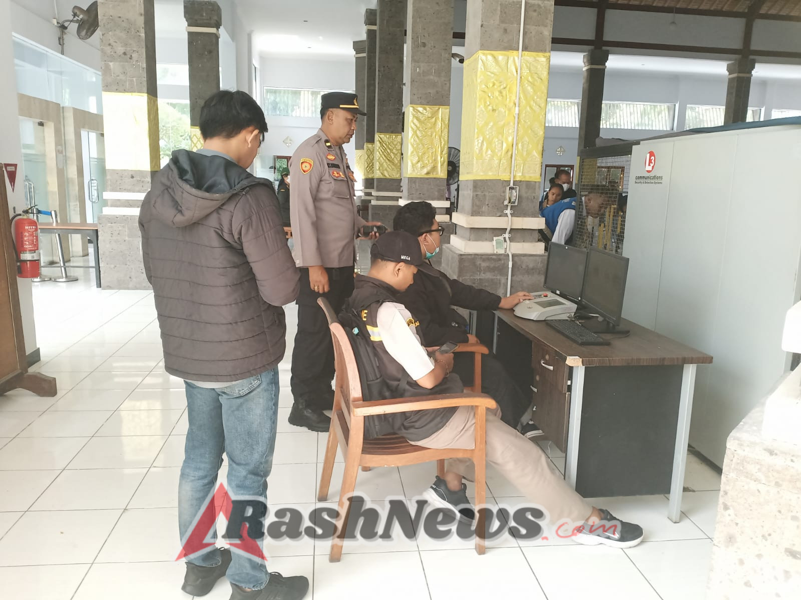 KM Awu Tiba di Pelabuhan Benoa, Membawa 942 Penumpang Turun dan Situasi Tetap Kondusif.