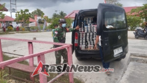 Wujud Kepedulian pada Generasi Muda, Babinsa Dampingi Pemberian Makanan Bergizi di Papela