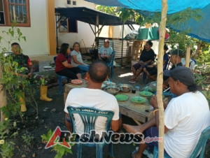 Warga Niranusa Apresiasi Kehadiran Babinsa dalam Kegiatan Pamwil dan Pembinaan Lingkungan