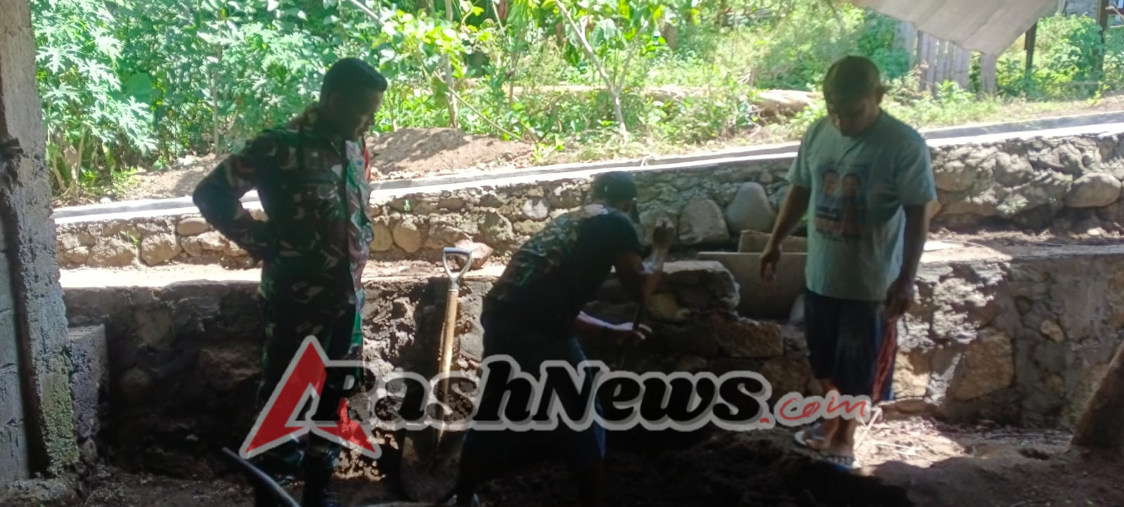 Babinsa Ajak Masyarakat Tanagadi Wujudkan Lingkungan Bersih Lewat Karya Bakti