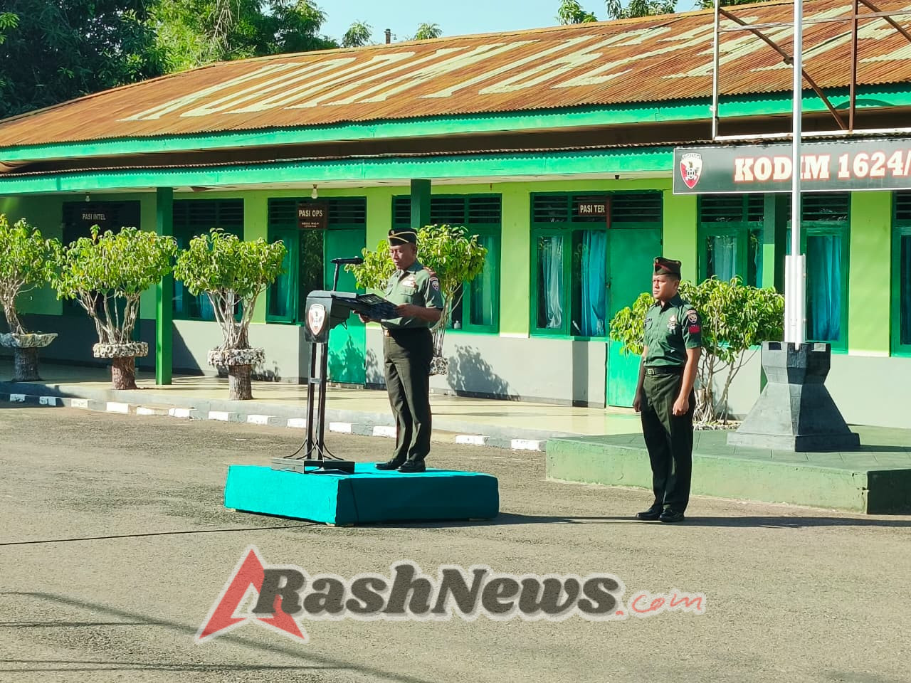 Kodim 1624/Flotim Gelar Upacara Pengibaran Bendera untuk Memperkuat Disiplin dan Jiwa Nasionalisme Prajurit