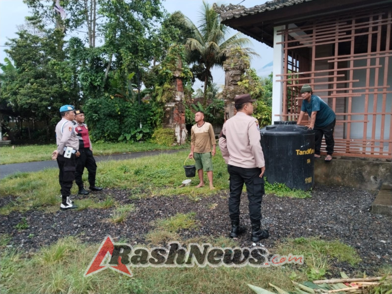 Polsek Selat Gelar Patroli Dialogis untuk Jaga Keamanan Wilayah