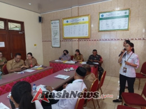 Wakili Kapolsek, Panit Binmas Polsek Dentim Ikuti Lokakarya Deteksi Dini Risiko Penyakit di Puskesmas II Denpasar Timur