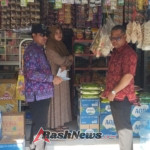 “Petugas gabungan Tertibkan Pedagang di Trotoar dan Badan Jalan di Sidakarya”