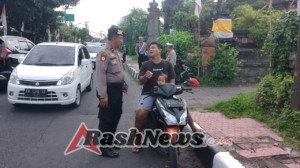 Personel Ops Zebra Agung 2025 Laksanakan Pengaturan Lalu Lintas di Jalan Gambir Gianyar