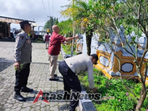 Kapolsek Kintamani Pimpin Langsung Kegiatan bersih-bersih Mapolsek