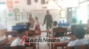 Babinsa Ba’a Dampingi Penyaluran Makanan Bergizi untuk 3.065 Penerima