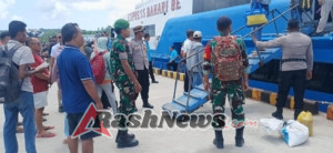 Koramil 1627-01/Ba’a Kawal Arus Penumpang Kapal Express Bahari