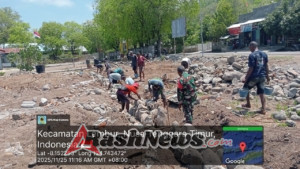 Babinsa Lembur Timur Dampingi Pembangunan Fondasi Koperasi Merah Putih