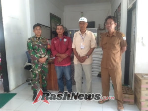 Penyaluran Banpang di Seteluk Berjalan Tertib, Babinsa Pastikan Tepat Sasaran