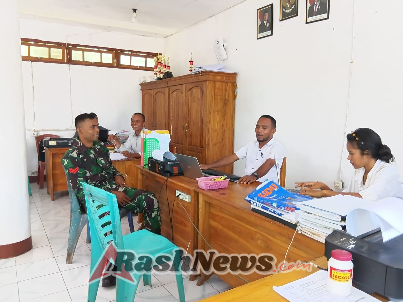 Babinsa Laksanakan Komsos dan Monitoring Wilayah di Desa Lamika