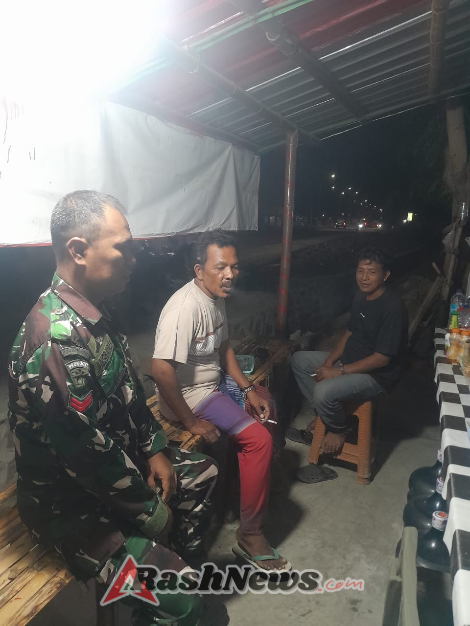 Keamanan Lingkungan Jadi Prioritas, Piket Koramil 1628-04/ Poto Tano Turun Malam Hari