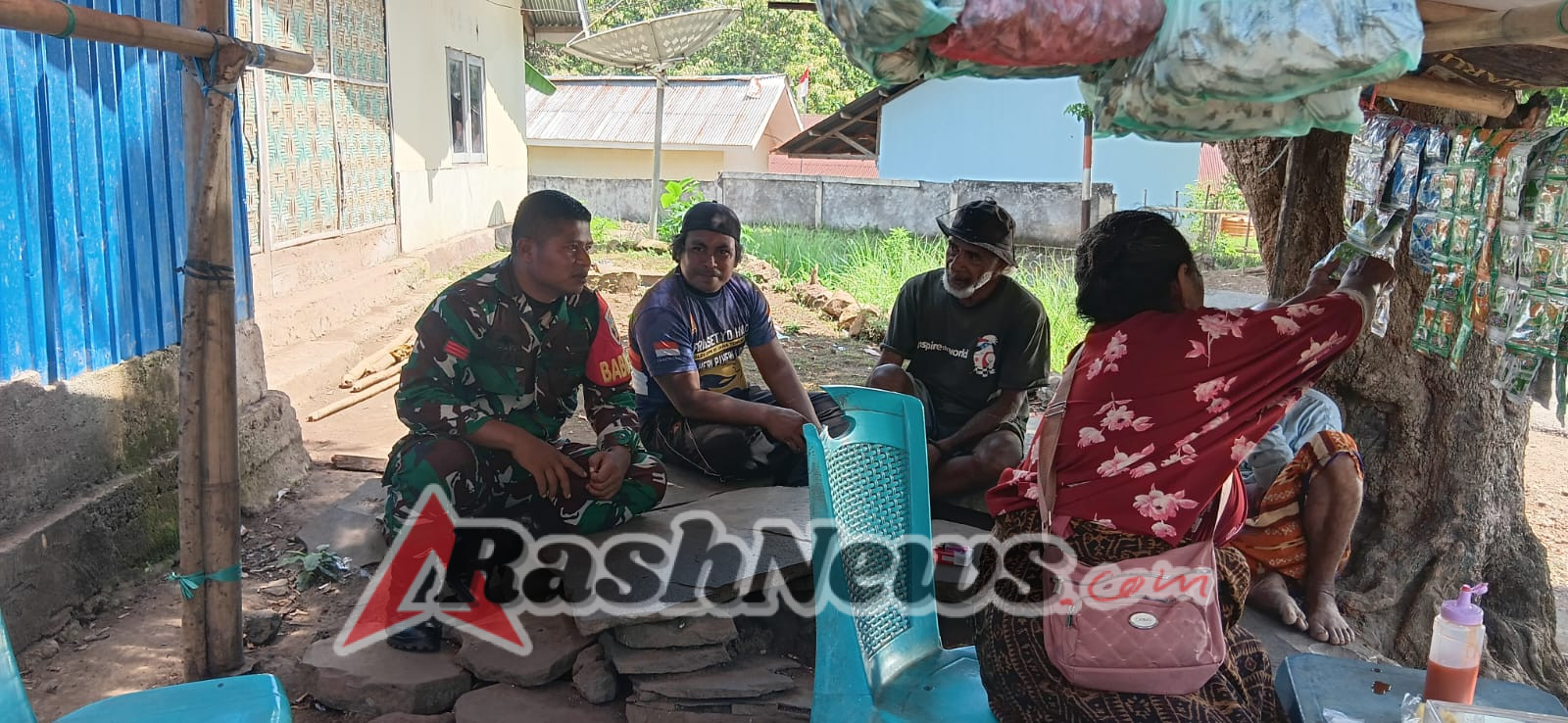 Babinsa Koramil 1602-02/Wolowaru Tingkatkan Kamtibmas dan Kedekatan dengan Warga